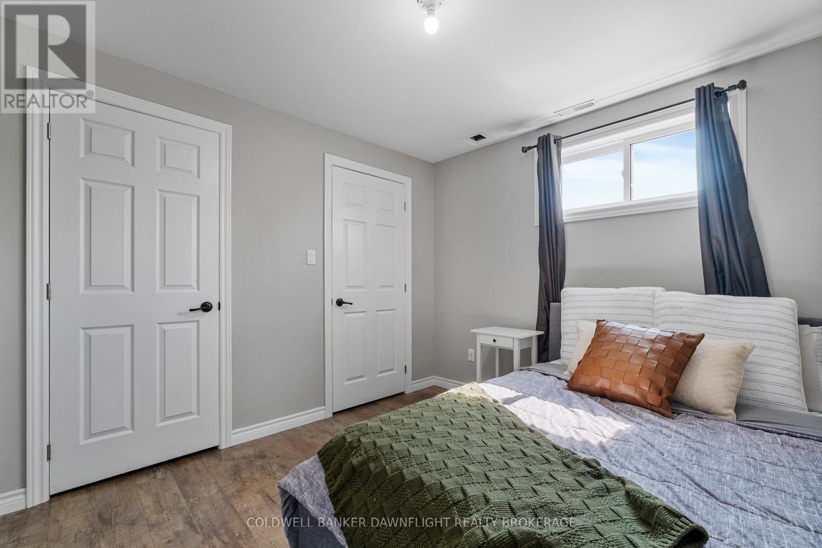 17 Hawthorn Crescent, North Middlesex, Ontario  N0M 1A0 - Photo 34 - X12979194