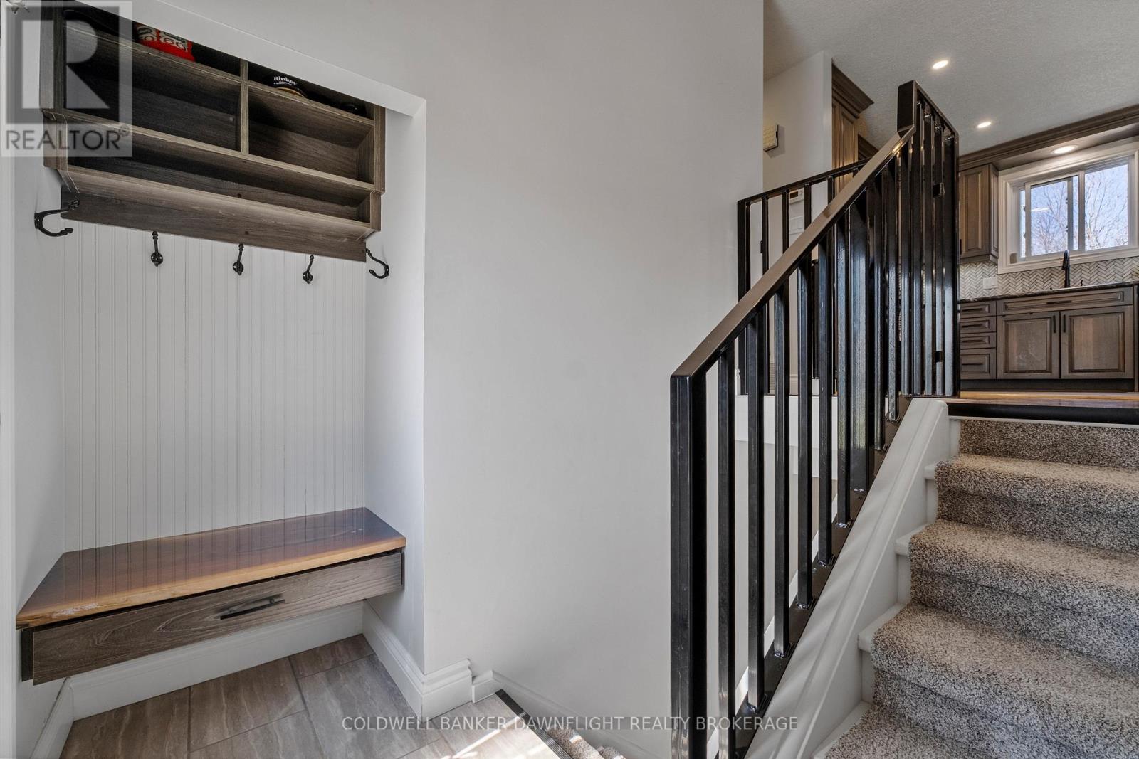 17 Hawthorn Crescent, North Middlesex, Ontario  N0M 1A0 - Photo 4 - X12979194