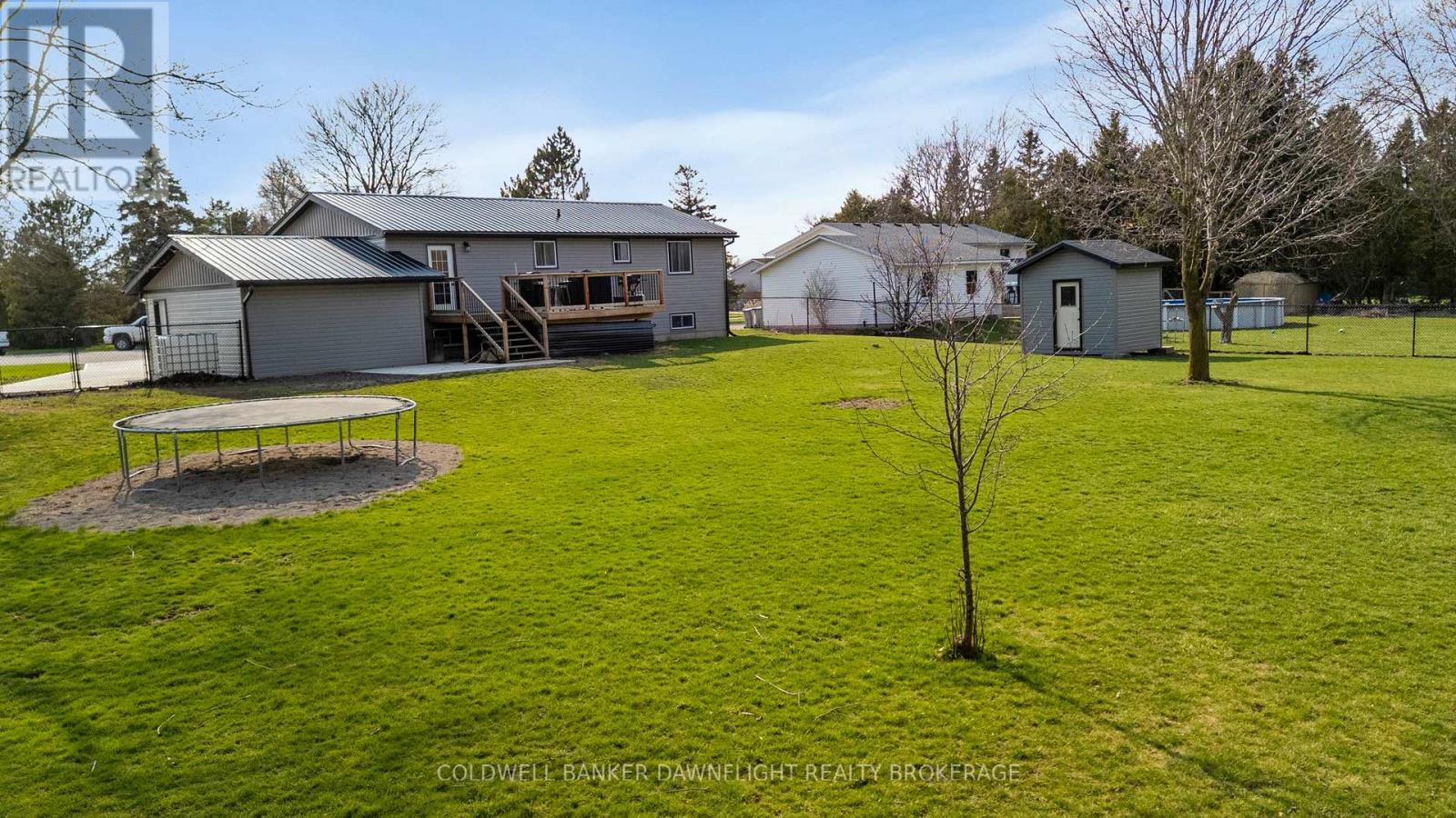 17 Hawthorn Crescent, North Middlesex, Ontario  N0M 1A0 - Photo 41 - X12979194