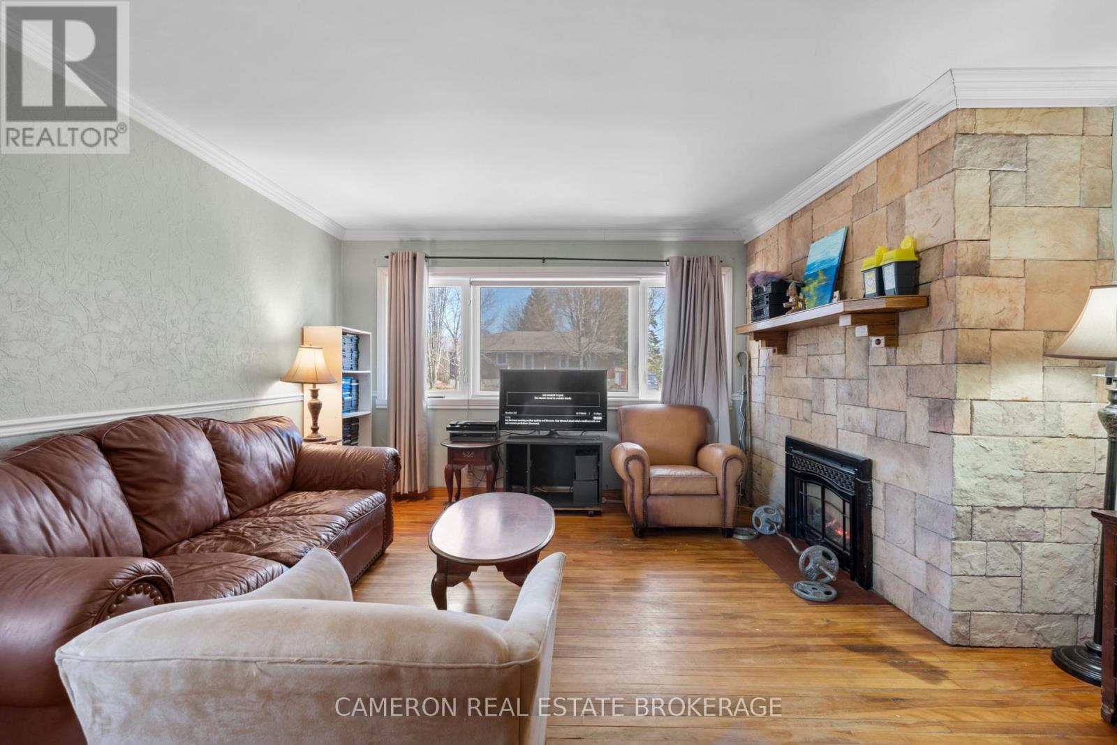 310 Westmoreland Avenue, Cornwall, Ontario  K6J 2G9 - Photo 5 - X12979044