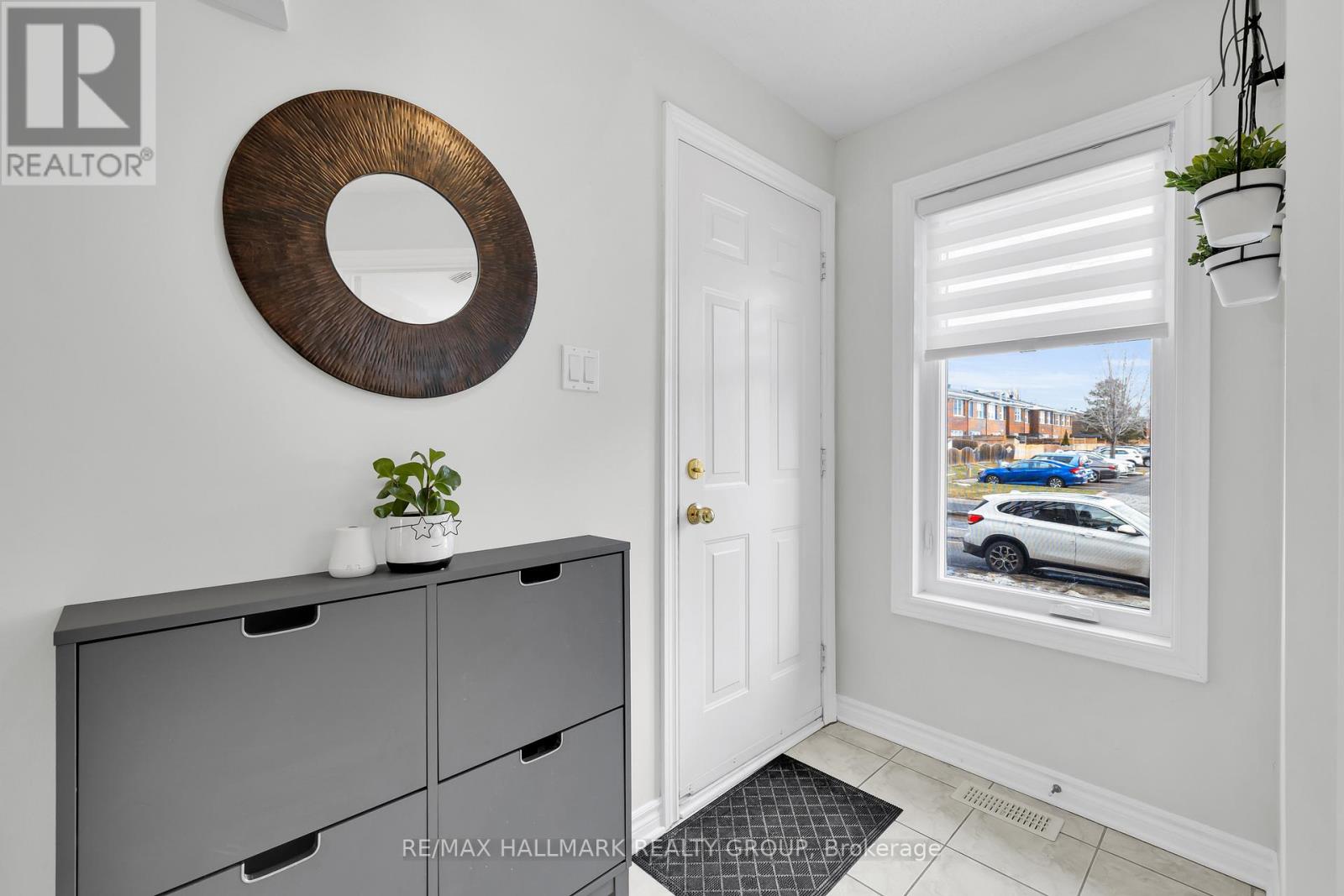 1344 Guthrie Street, Ottawa, Ontario  K2H 1G8 - Photo 2 - X12979034