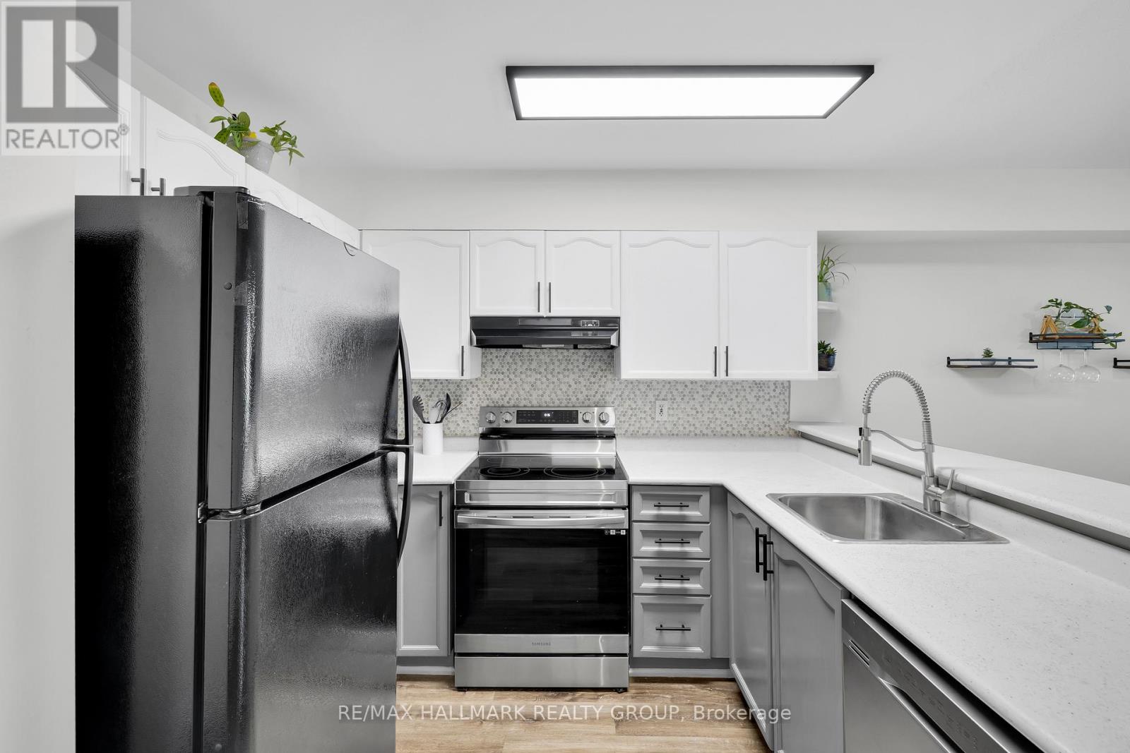 1344 Guthrie Street, Ottawa, Ontario  K2H 1G8 - Photo 7 - X12979034