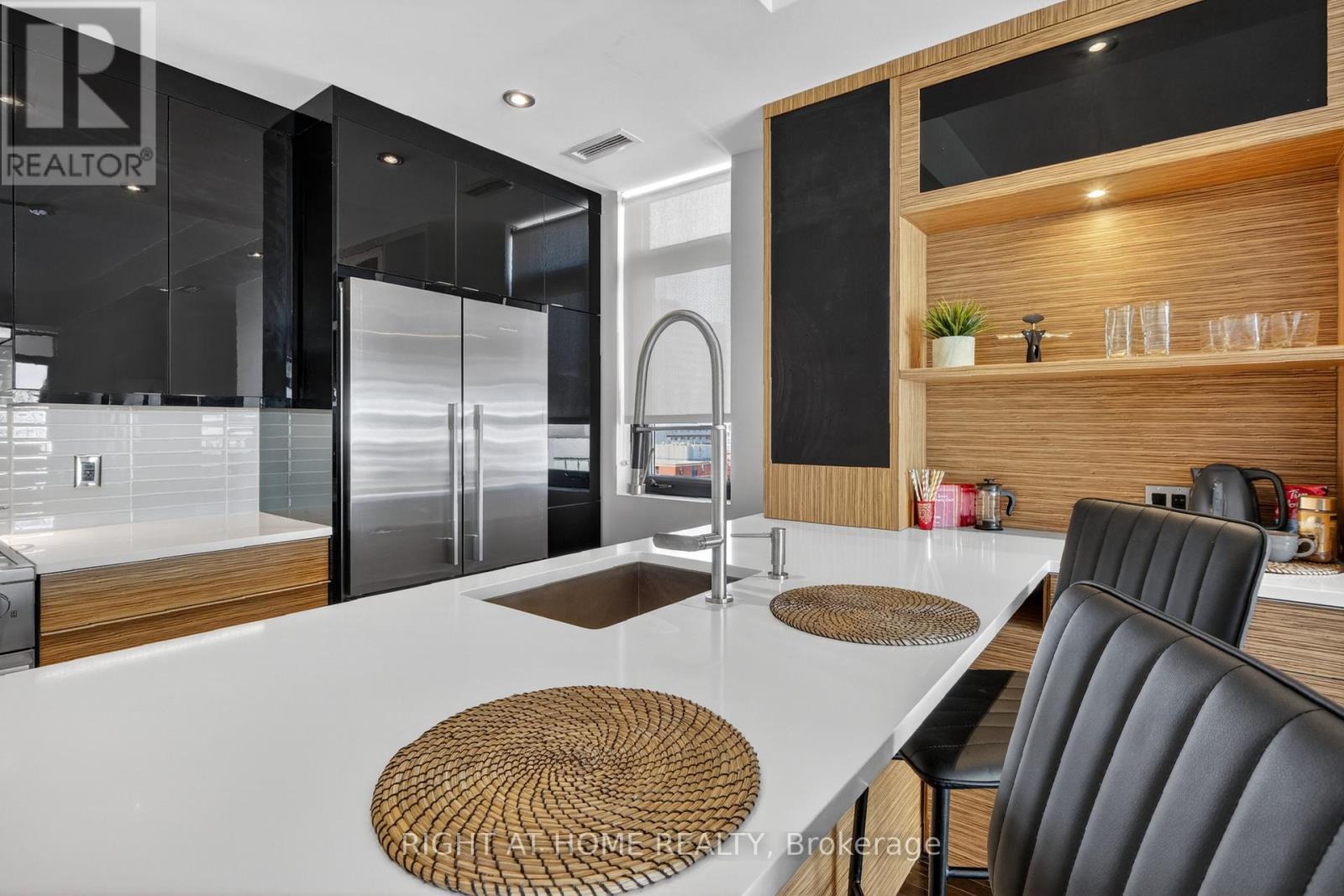 901 - 374 Cooper Street, Ottawa, Ontario K2P 2P4 - Photo 10 - X12979060