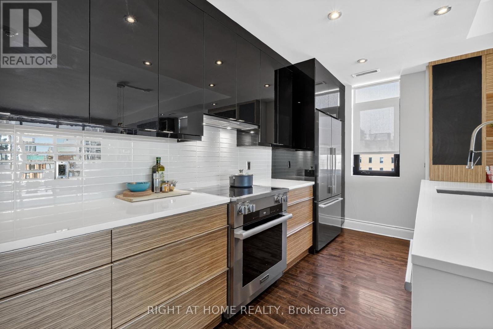 901 - 374 Cooper Street, Ottawa, Ontario K2P 2P4 - Photo 12 - X12979060