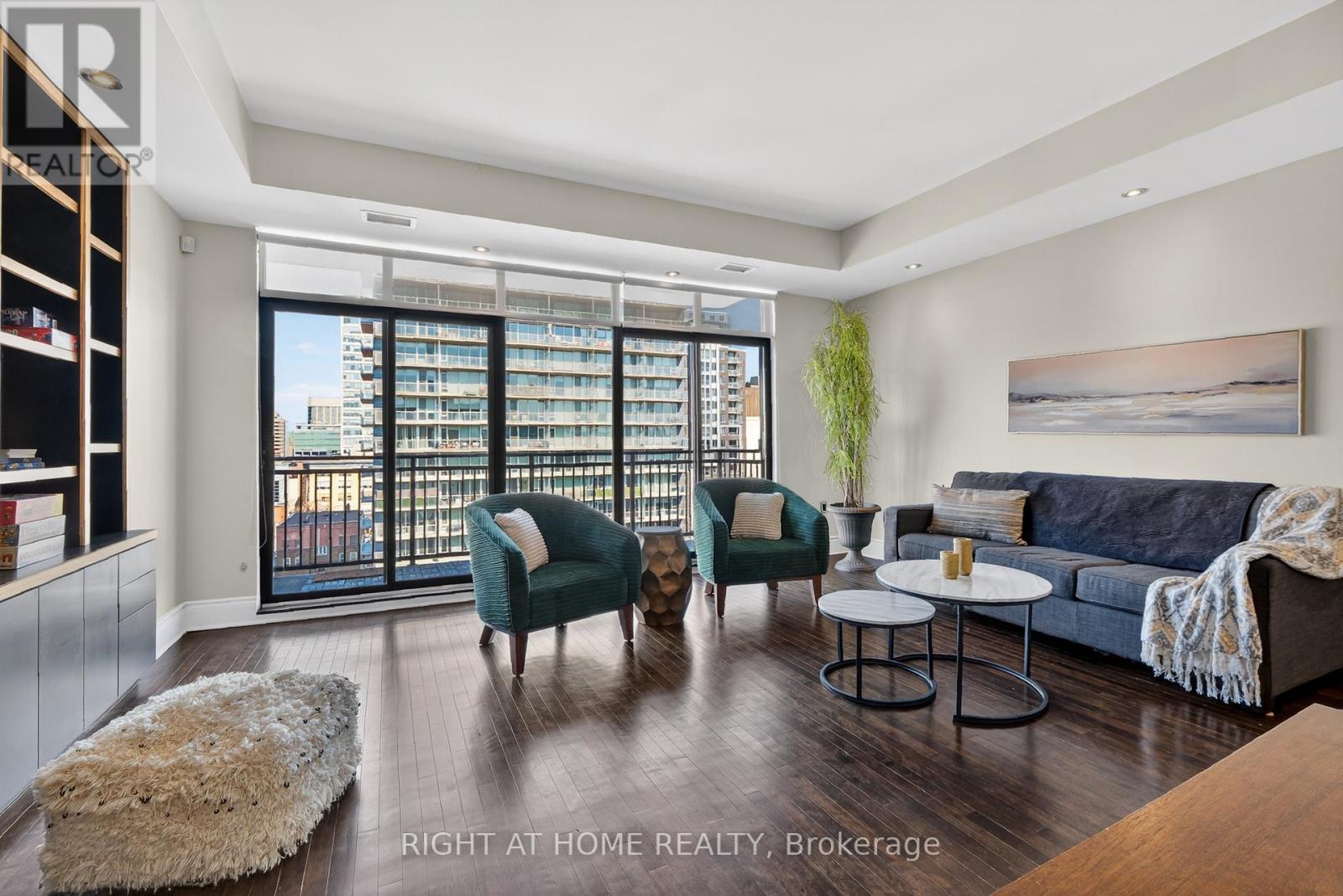 901 - 374 Cooper Street, Ottawa, Ontario K2P 2P4 - Photo 18 - X12979060