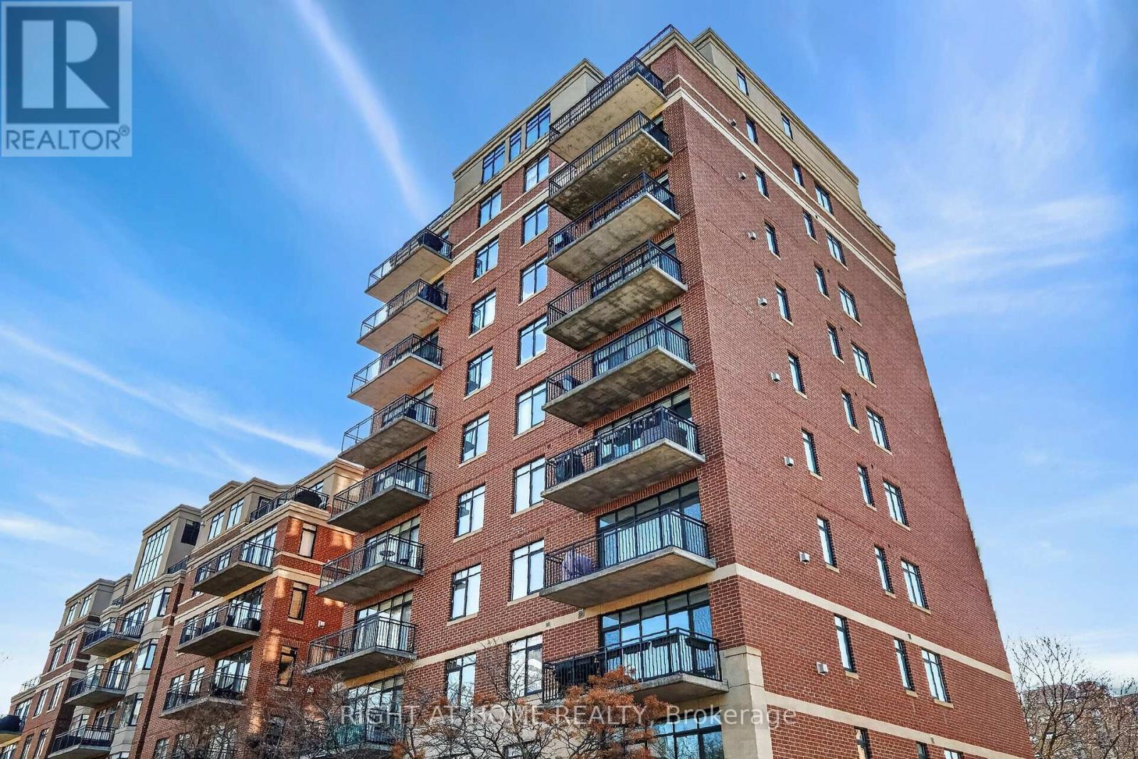 901 - 374 Cooper Street, Ottawa, Ontario K2P 2P4 - Photo 2 - X12979060