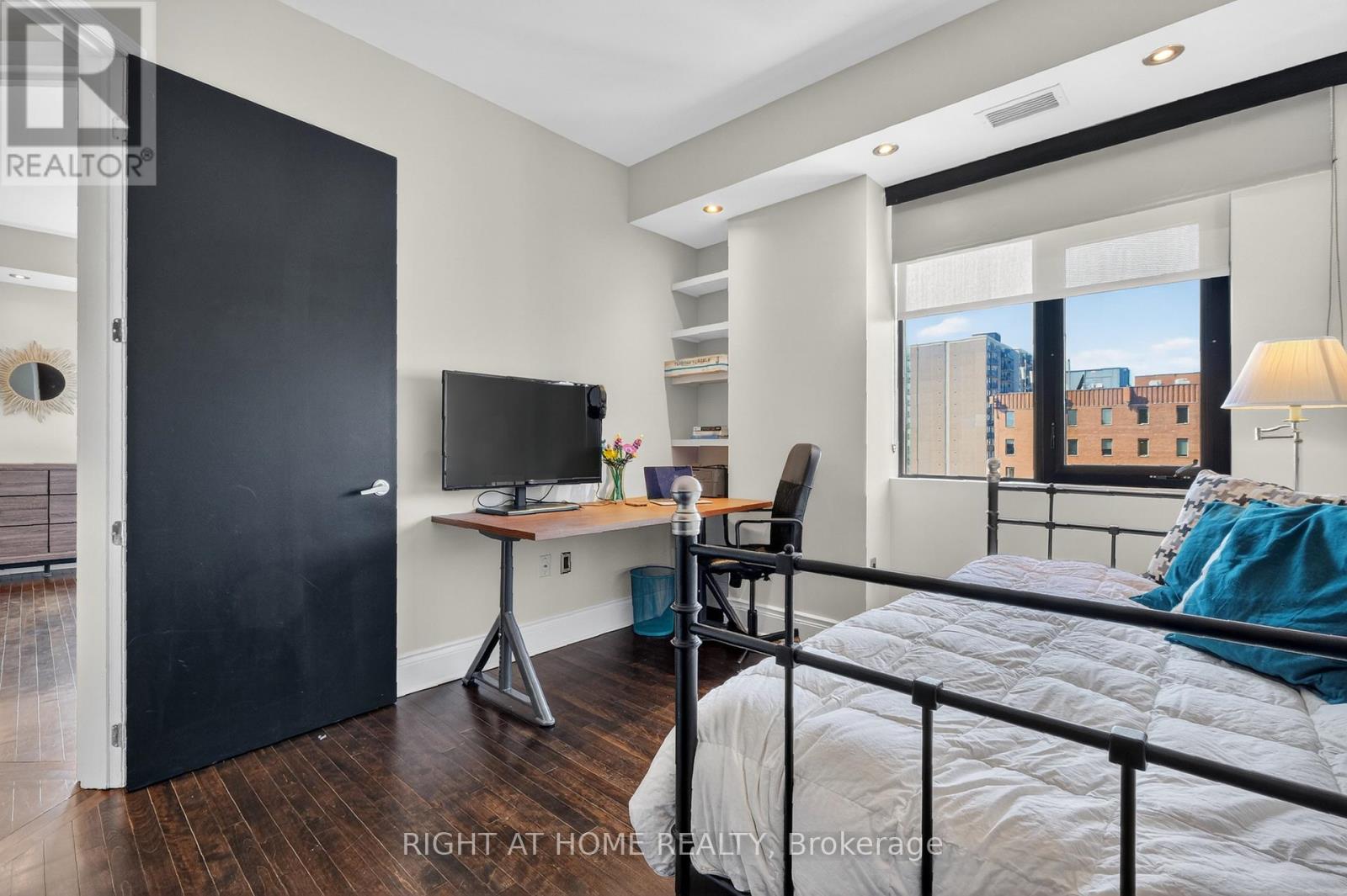 901 - 374 Cooper Street, Ottawa, Ontario K2P 2P4 - Photo 24 - X12979060