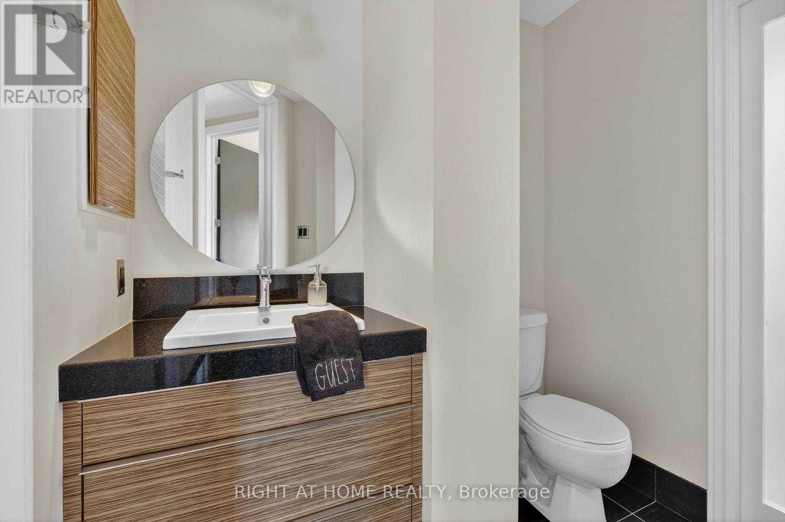 901 - 374 Cooper Street, Ottawa, Ontario K2P 2P4 - Photo 26 - X12979060