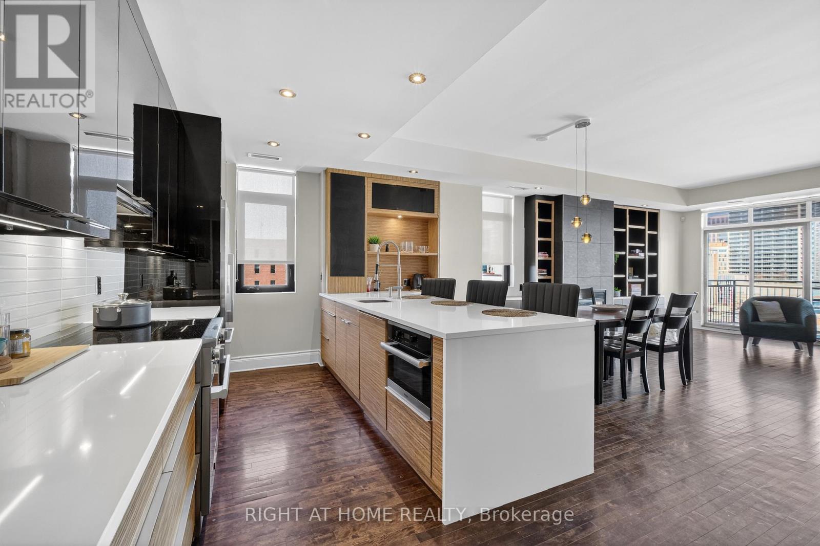 901 - 374 Cooper Street, Ottawa, Ontario K2P 2P4 - Photo 5 - X12979060