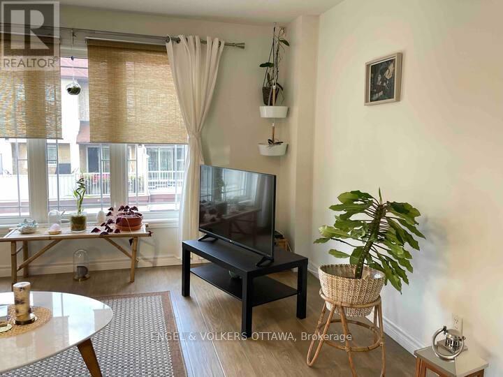 102 Paseo Private, Ottawa, Ontario  K2G 4N7 - Photo 4 - X12979140