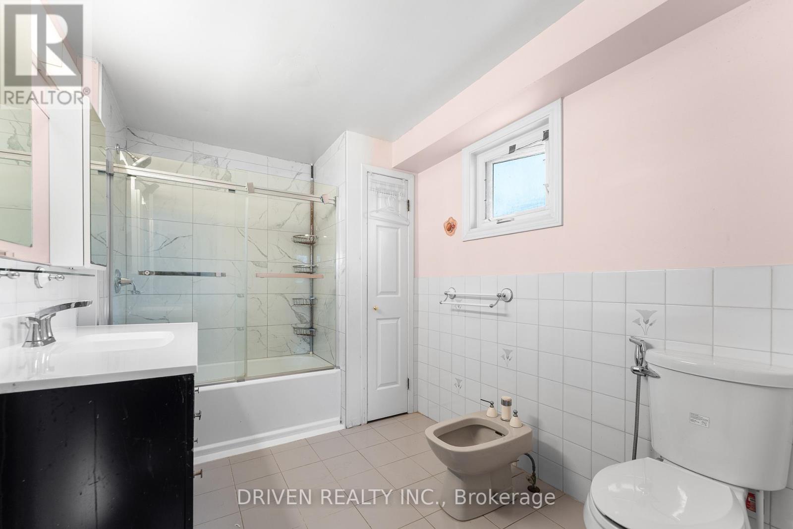 876 Pinecrest Road, Ottawa, Ontario  K2B 6B2 - Photo 14 - X12979226