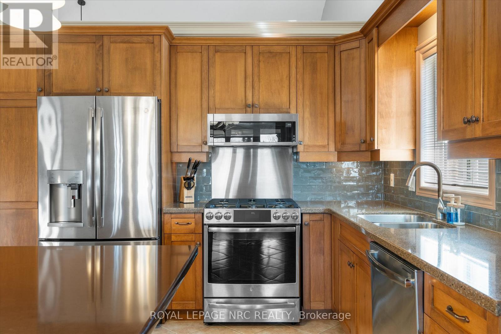 30 Briarwood Drive, St. Catharines, Ontario  L2S 4A7 - Photo 11 - X12979066