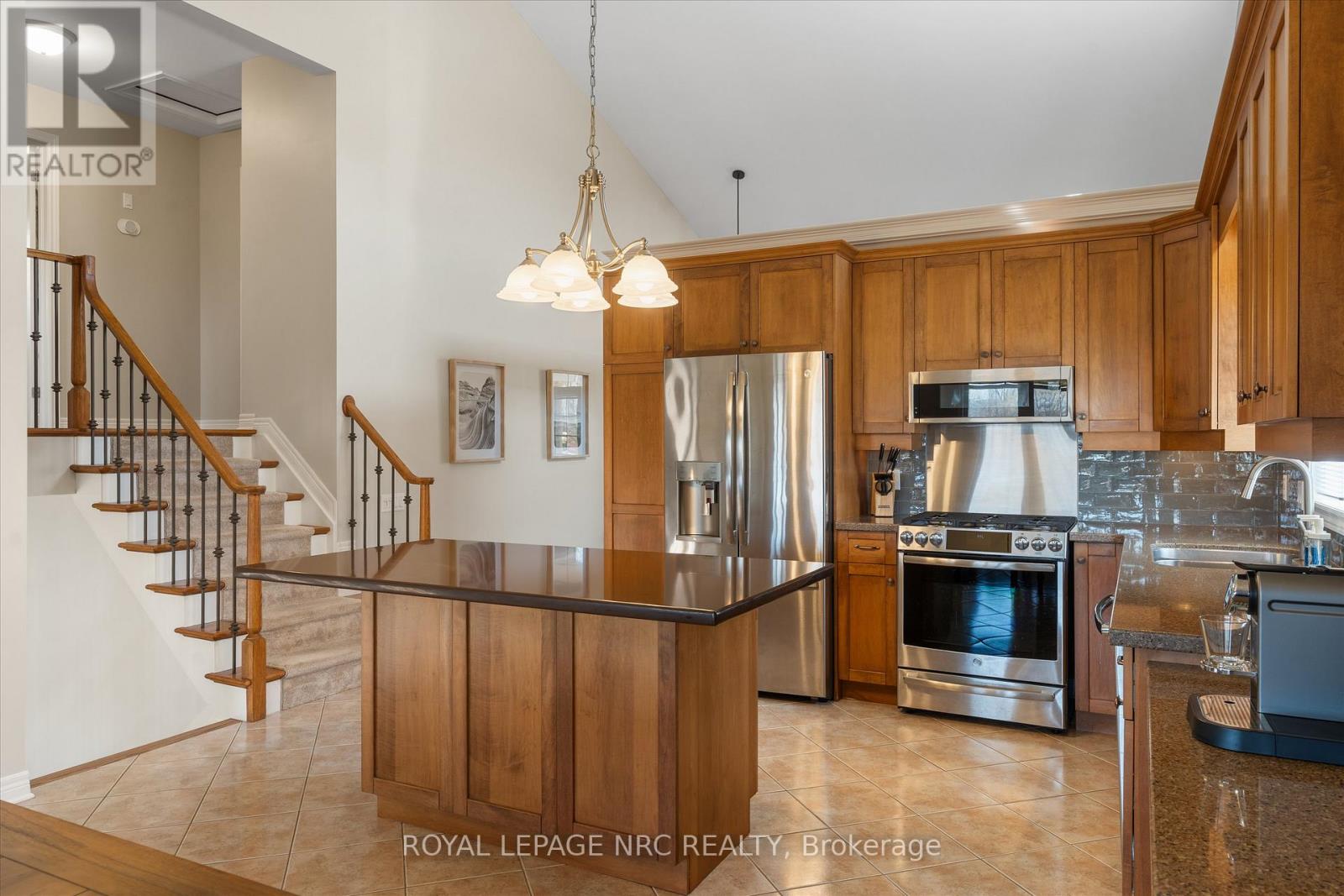 30 Briarwood Drive, St. Catharines, Ontario  L2S 4A7 - Photo 12 - X12979066