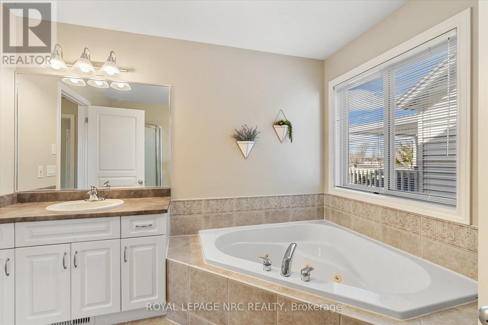 30 Briarwood Drive, St. Catharines, Ontario  L2S 4A7 - Photo 22 - X12979066