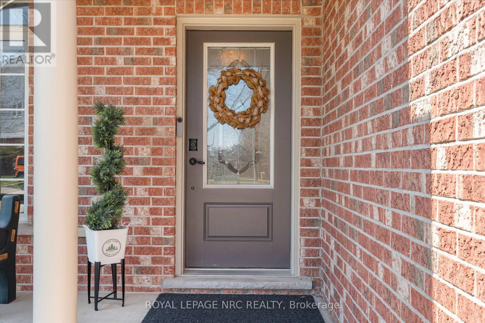 30 Briarwood Drive, St. Catharines, Ontario  L2S 4A7 - Photo 3 - X12979066