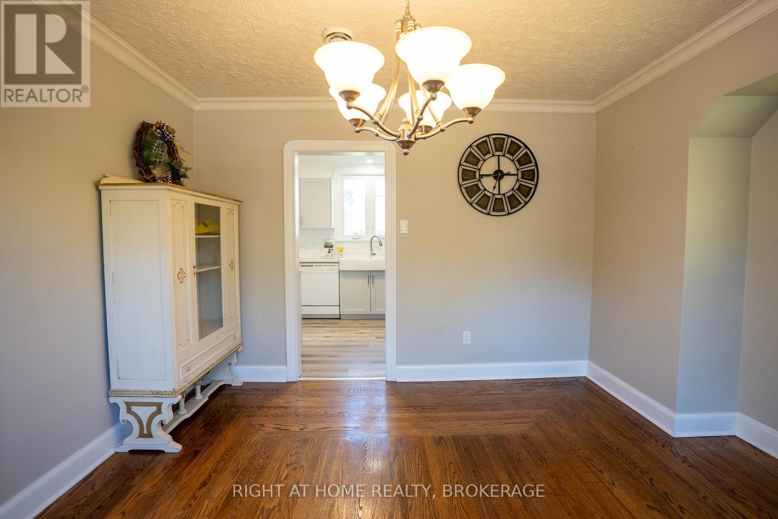 57 Edgar Street, Welland, Ontario  L3C 1S6 - Photo 11 - X12979180