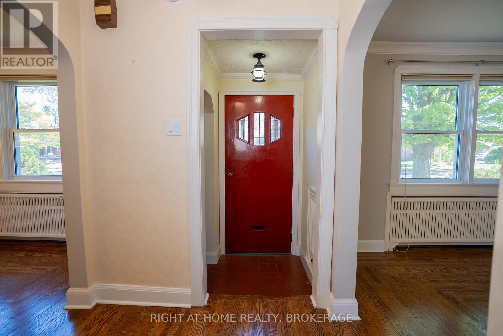 57 Edgar Street, Welland, Ontario  L3C 1S6 - Photo 4 - X12979180