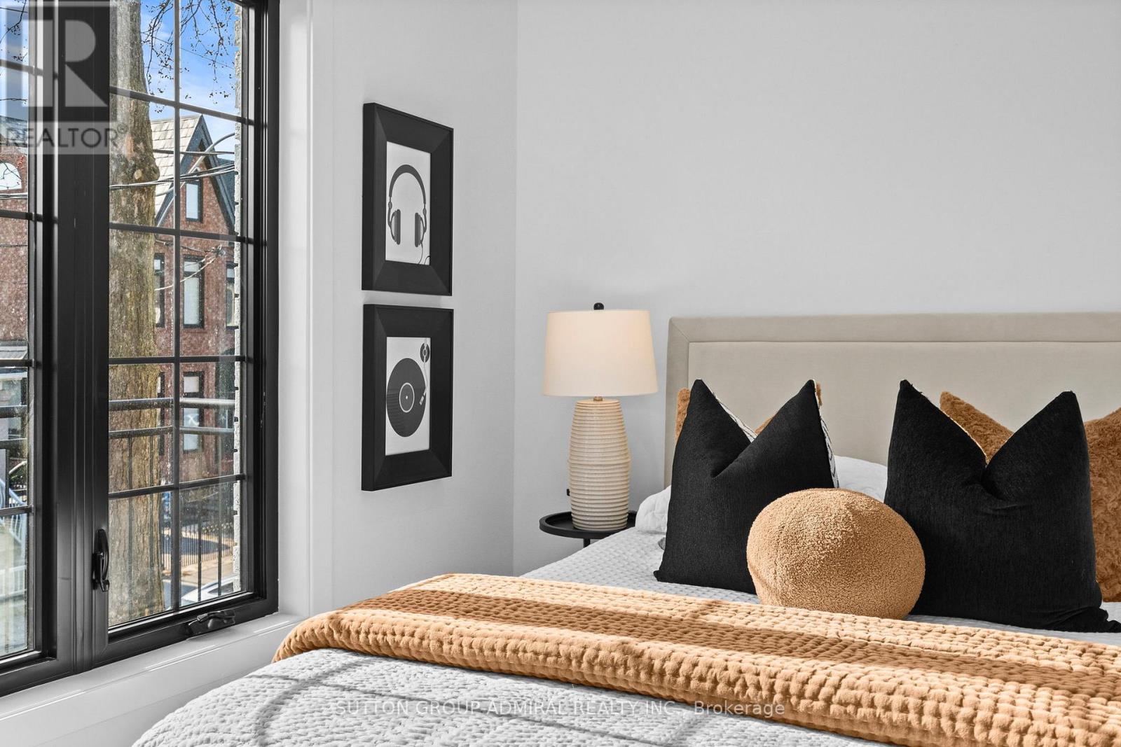 25 Coolmine Road, Toronto (Little Portugal), Ontario  M6J 3G1 - Photo 32 - C12978416