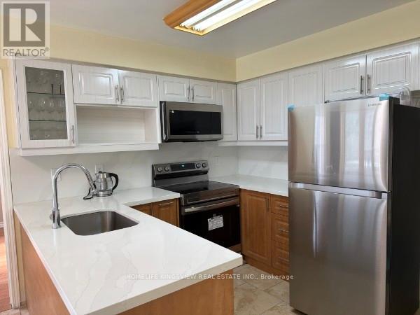 296 King Andrew Drive, Mississauga, Ontario  L4Z 1P8 - Photo 4 - W12971974