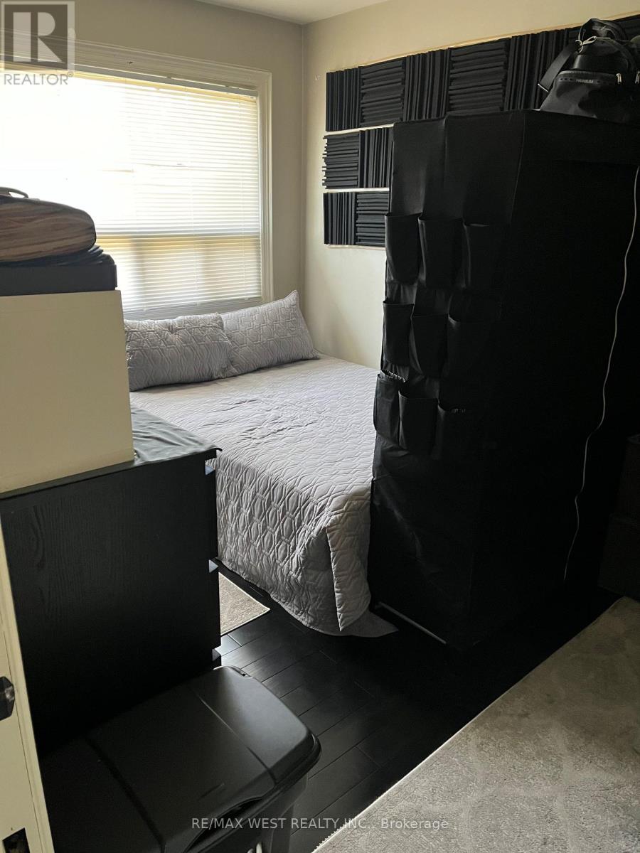 56 Stephen Drive, Caledon, Ontario  L7E 4Y5 - Photo 3 - W12978918