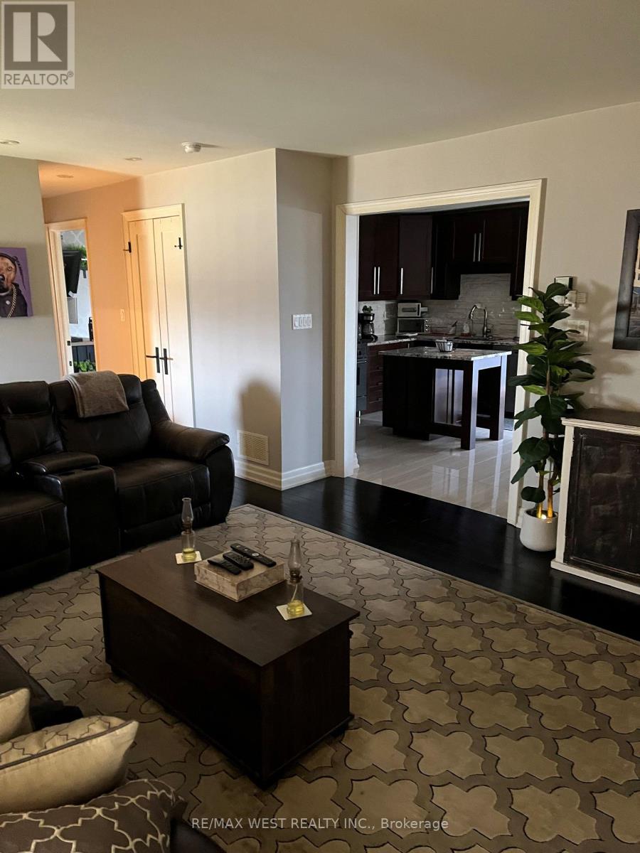 56 Stephen Drive, Caledon, Ontario  L7E 4Y5 - Photo 6 - W12978918