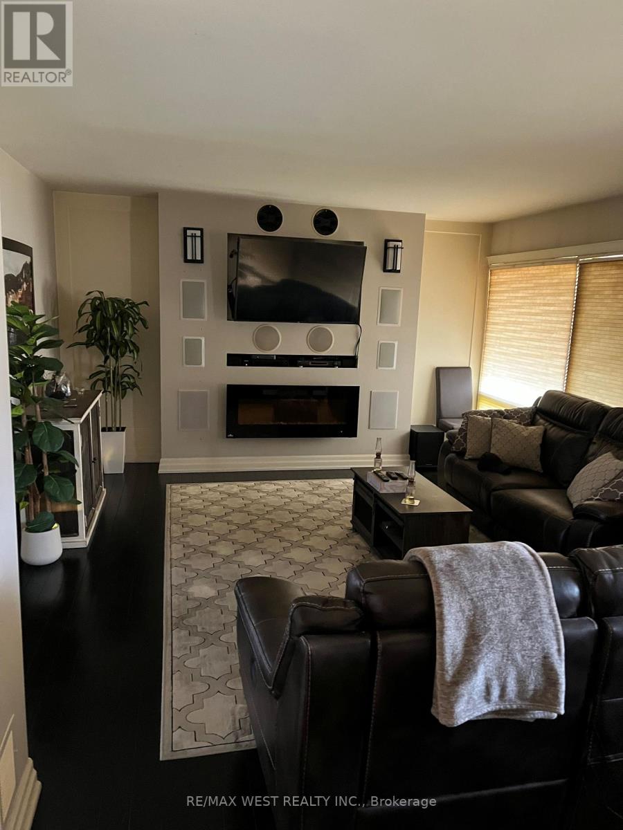 56 Stephen Drive, Caledon, Ontario  L7E 4Y5 - Photo 5 - W12978918