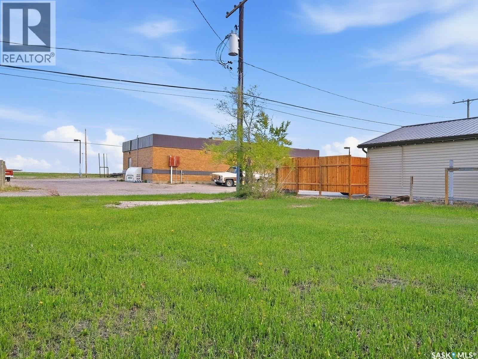 206 1st Avenue E, Rosetown, Saskatchewan  S0L 2V0 - Photo 2 - SK032214