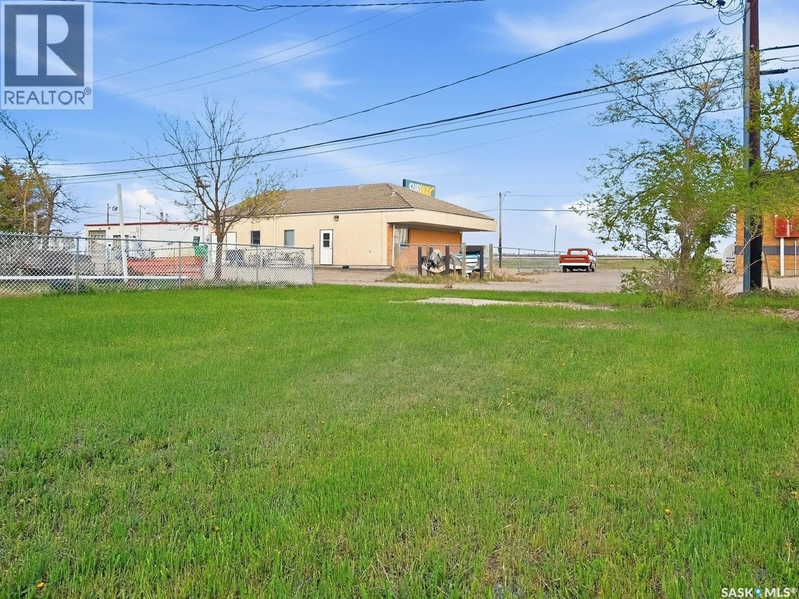 206 1st Avenue E, Rosetown, Saskatchewan  S0L 2V0 - Photo 3 - SK032214