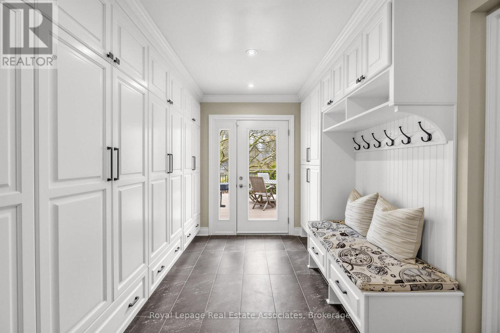 1561 Pinetree Crescent, Mississauga, Ontario  L5G 2S9 - Photo 20 - W12922822