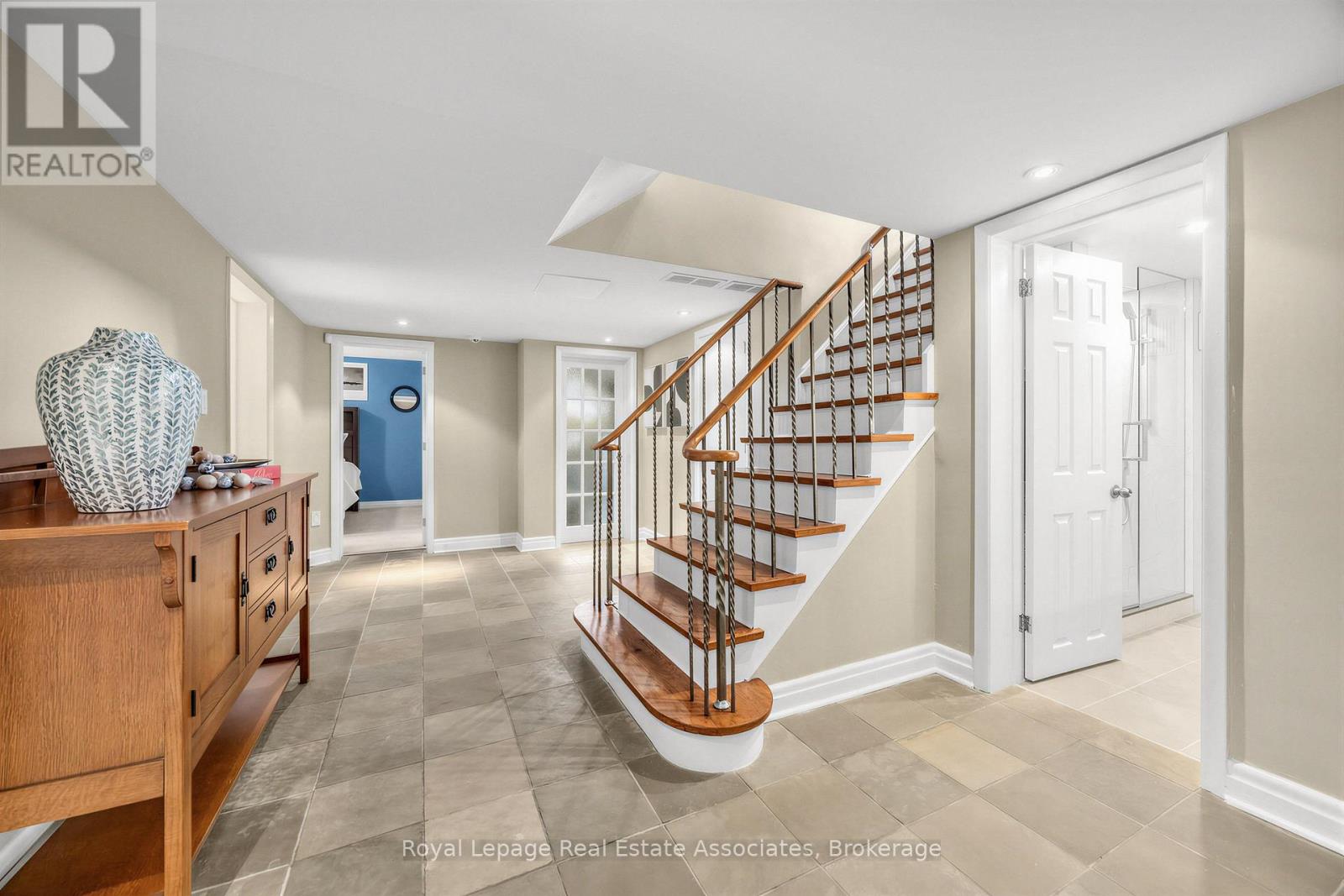 1561 Pinetree Crescent, Mississauga, Ontario  L5G 2S9 - Photo 21 - W12922822