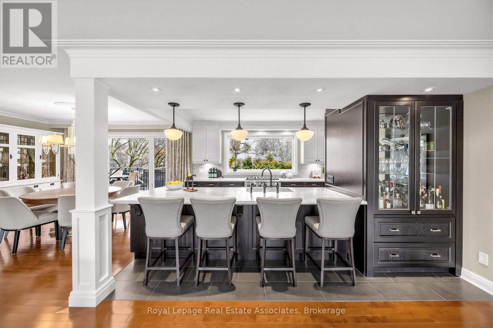 1561 Pinetree Crescent, Mississauga, Ontario  L5G 2S9 - Photo 4 - W12922822