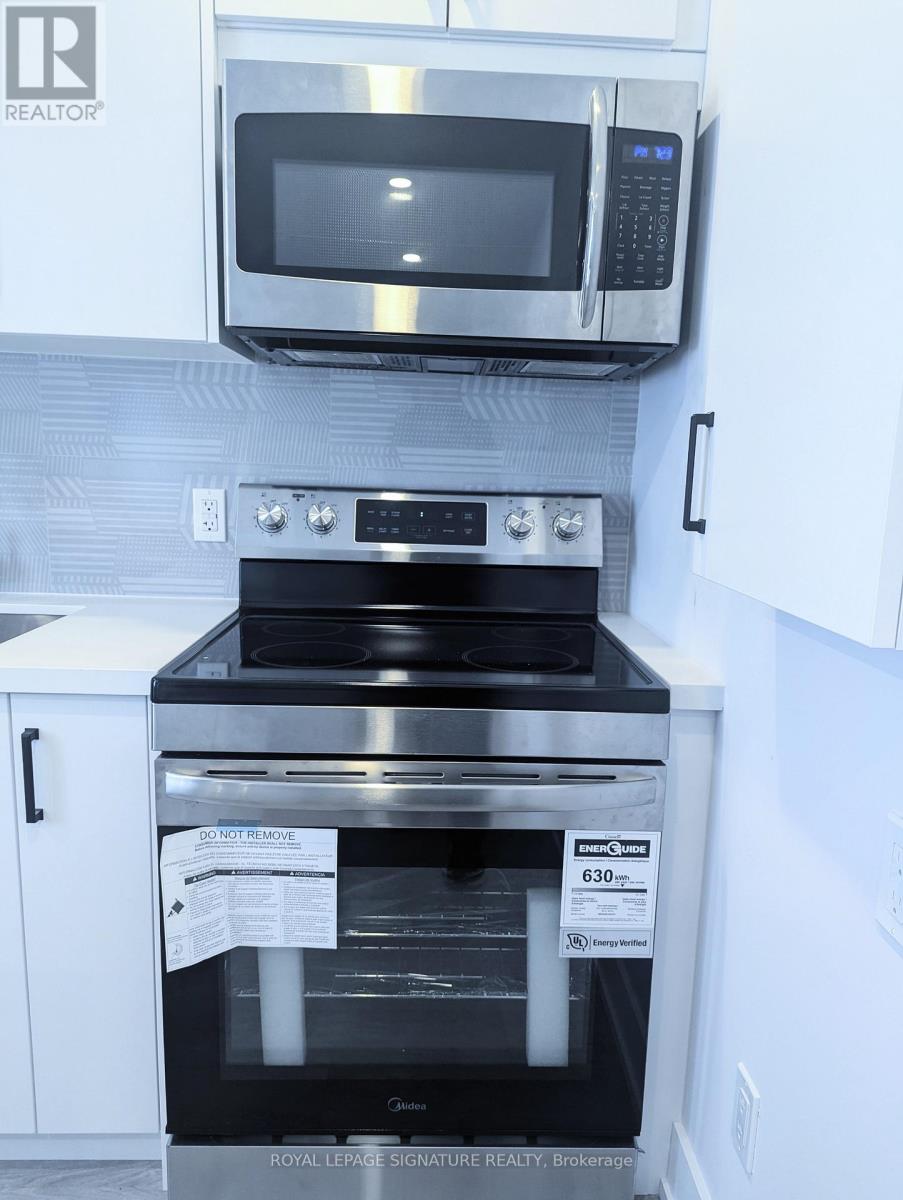 2 - 28 Leduc Drive, Toronto, Ontario  M9W 2A7 - Photo 4 - W12945024