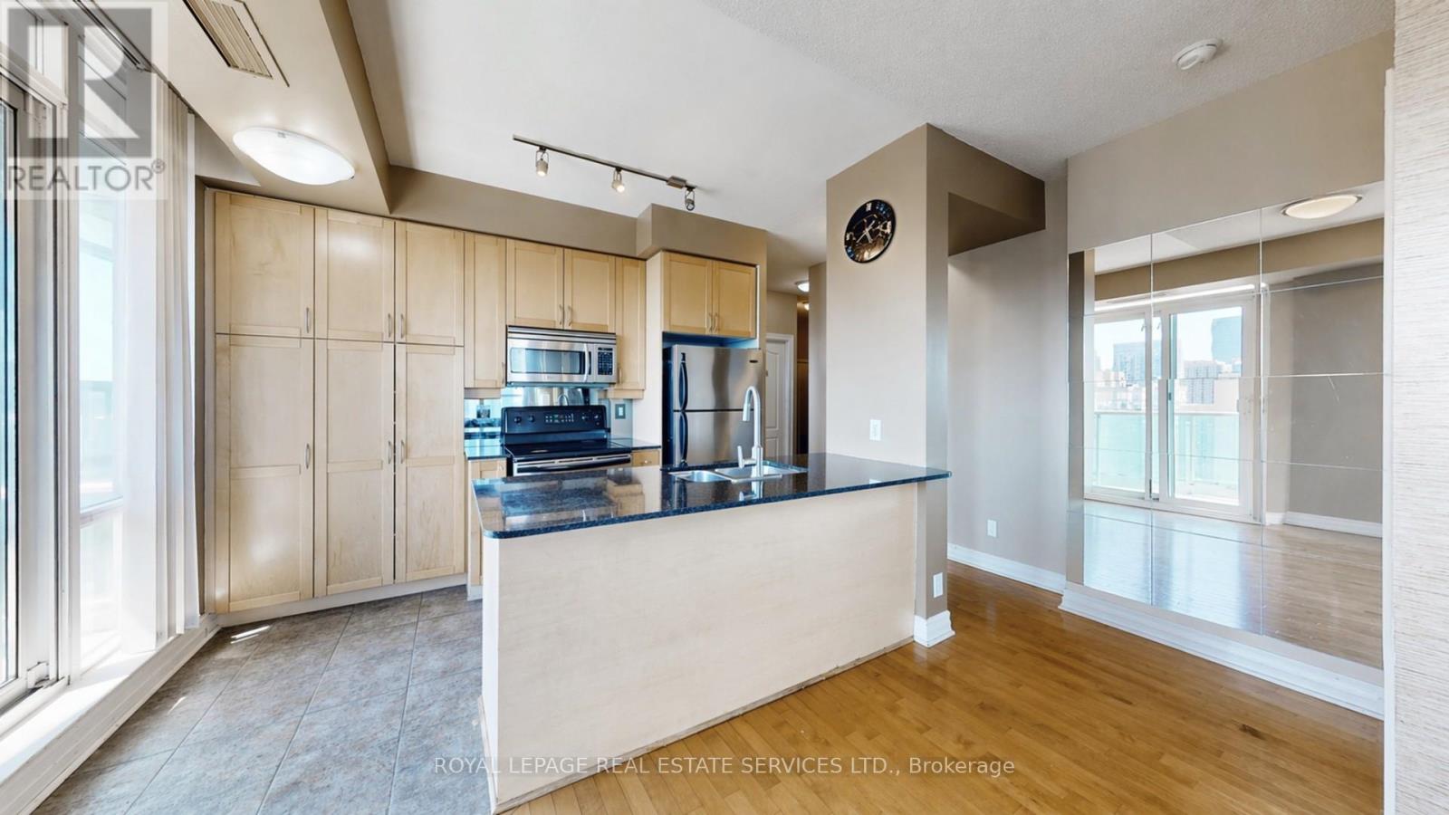 2505 - 1 Elm Drive W, Mississauga, Ontario  L5B 3C2 - Photo 8 - W12978494