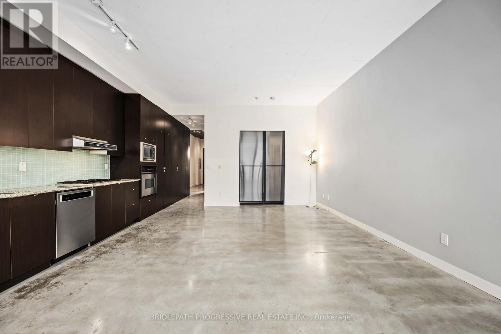 707 - 23 Brant Street, Toronto, Ontario  M5V 2L5 - Photo 2 - C12978926