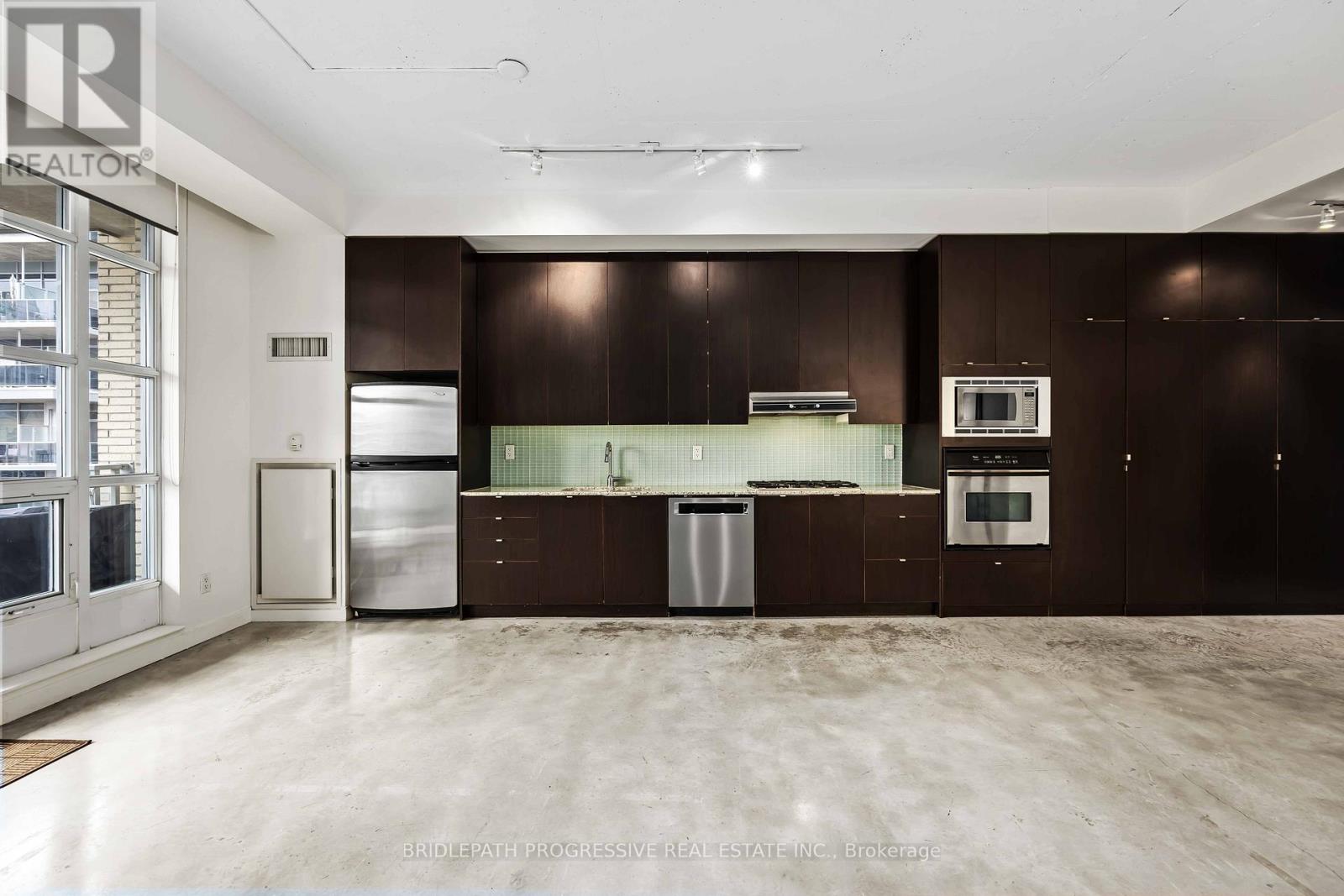 707 - 23 Brant Street, Toronto, Ontario  M5V 2L5 - Photo 4 - C12978926