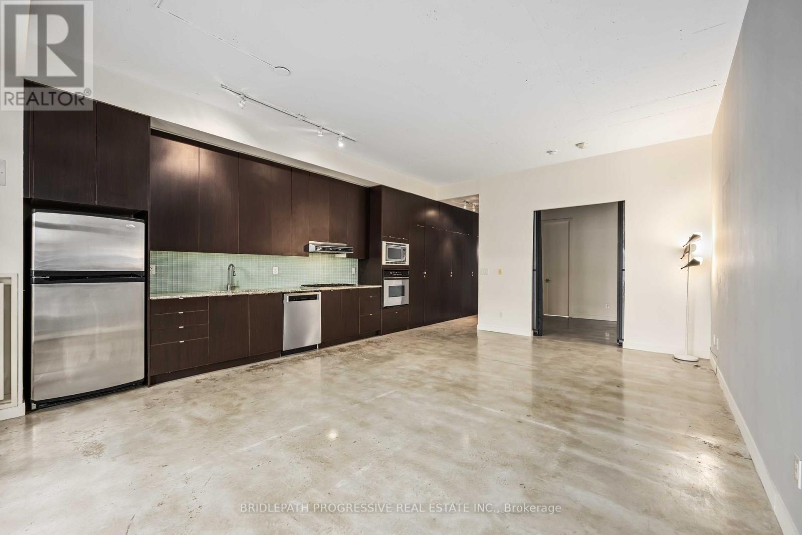 707 - 23 Brant Street, Toronto, Ontario  M5V 2L5 - Photo 5 - C12978926