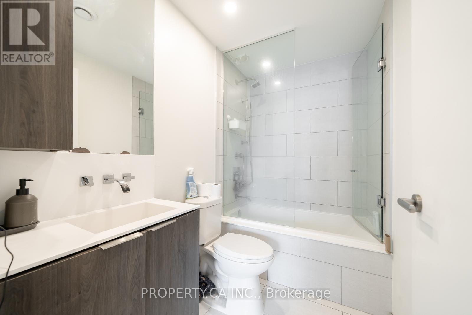 422 - 12 Bonnycastle Street, Toronto, Ontario  M5A 0C8 - Photo 12 - C12979010