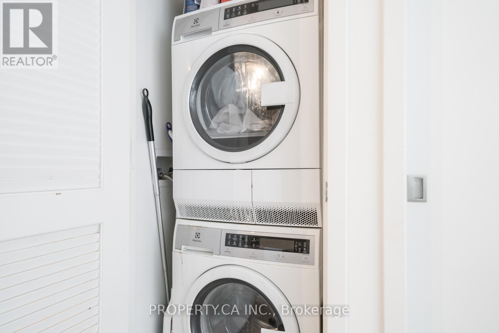 422 - 12 Bonnycastle Street, Toronto, Ontario  M5A 0C8 - Photo 14 - C12979010