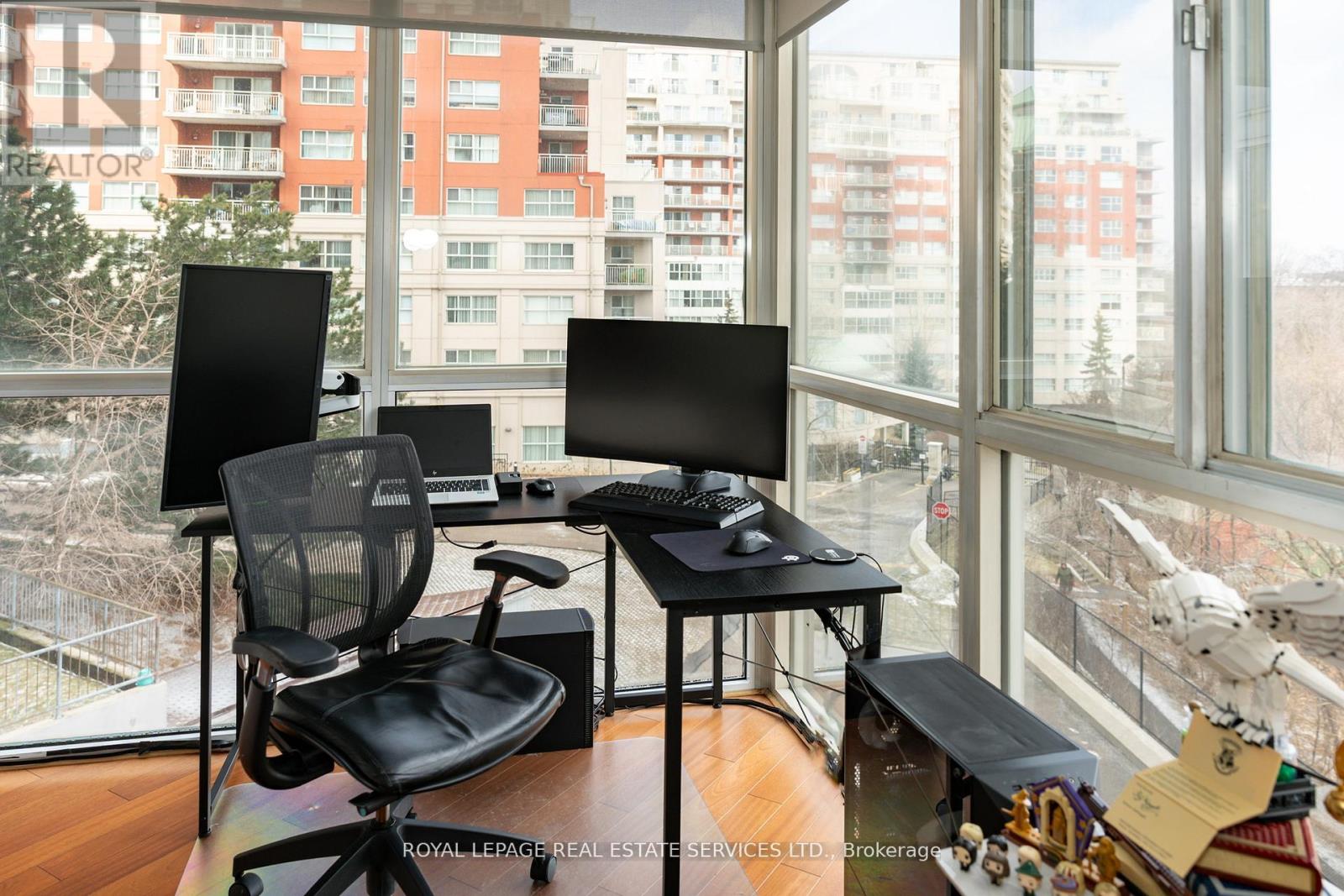 212 - 7 Concorde Place, Toronto, Ontario  M3C 3N4 - Photo 9 - C12979050