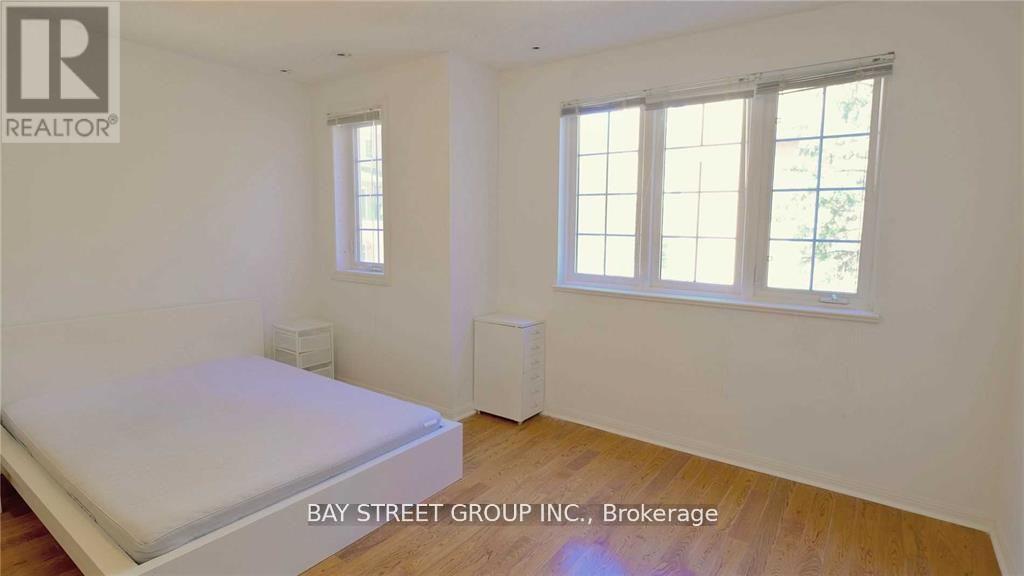 1217 - 28 Sommerset Way, Toronto, Ontario  M2N 6W7 - Photo 10 - C12979164