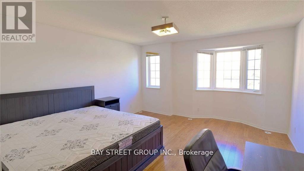 1217 - 28 Sommerset Way, Toronto, Ontario  M2N 6W7 - Photo 5 - C12979164