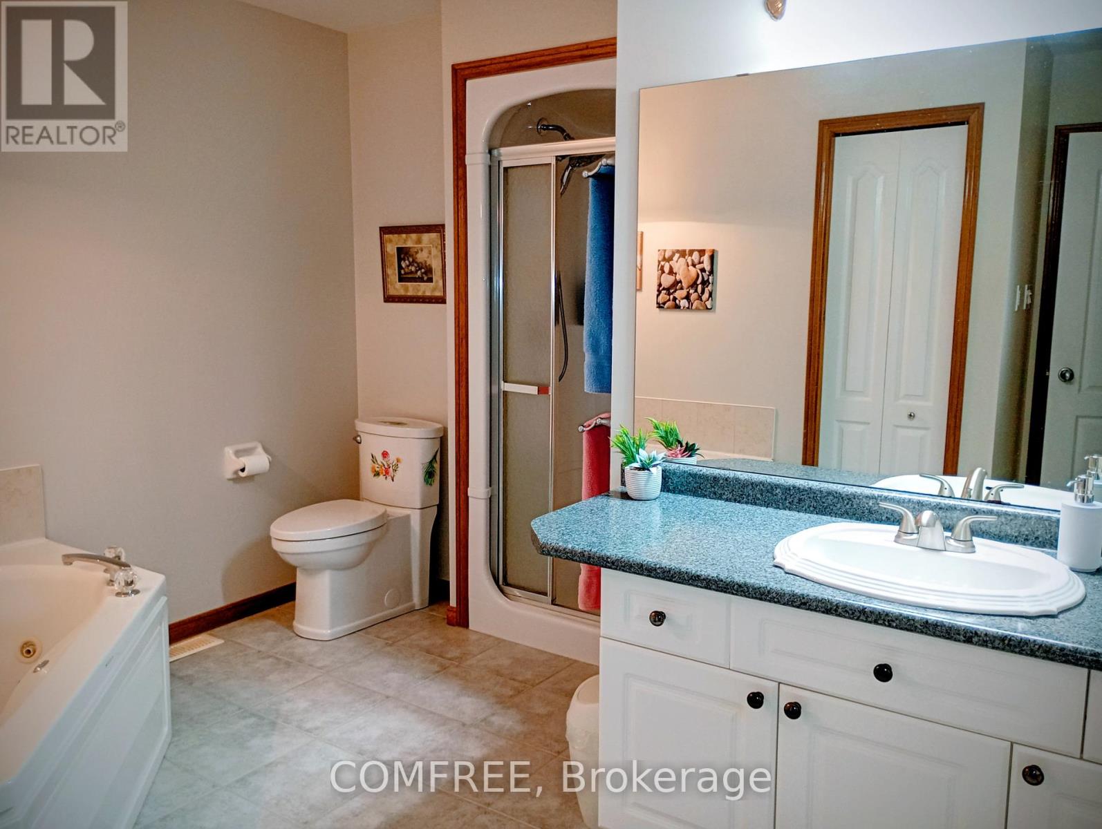 35 Tanya Drive, Southwest Middlesex, Ontario  N0L 1M0 - Photo 9 - X12940524