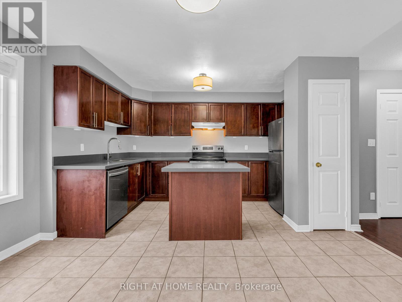 162 Bayly Street W, Ajax, Ontario  L1S 0C3 - Photo 6 - E12979150