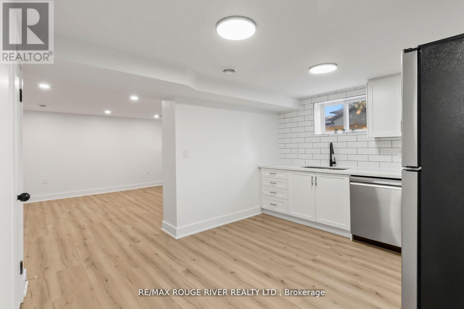 745 Glengrove Street, Oshawa, Ontario  L1J 5C5 - Photo 10 - E12979242