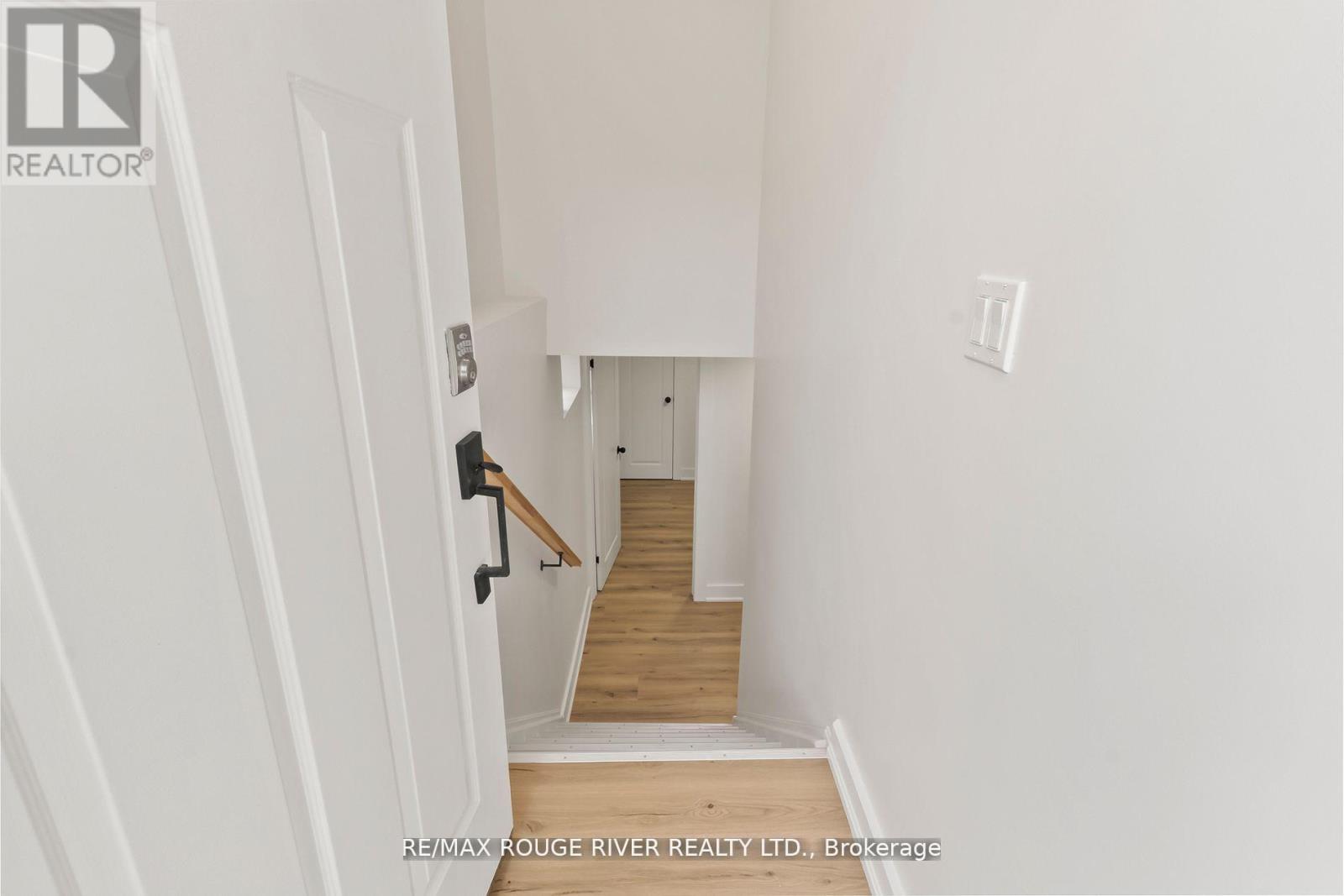 745 Glengrove Street, Oshawa, Ontario  L1J 5C5 - Photo 5 - E12979242