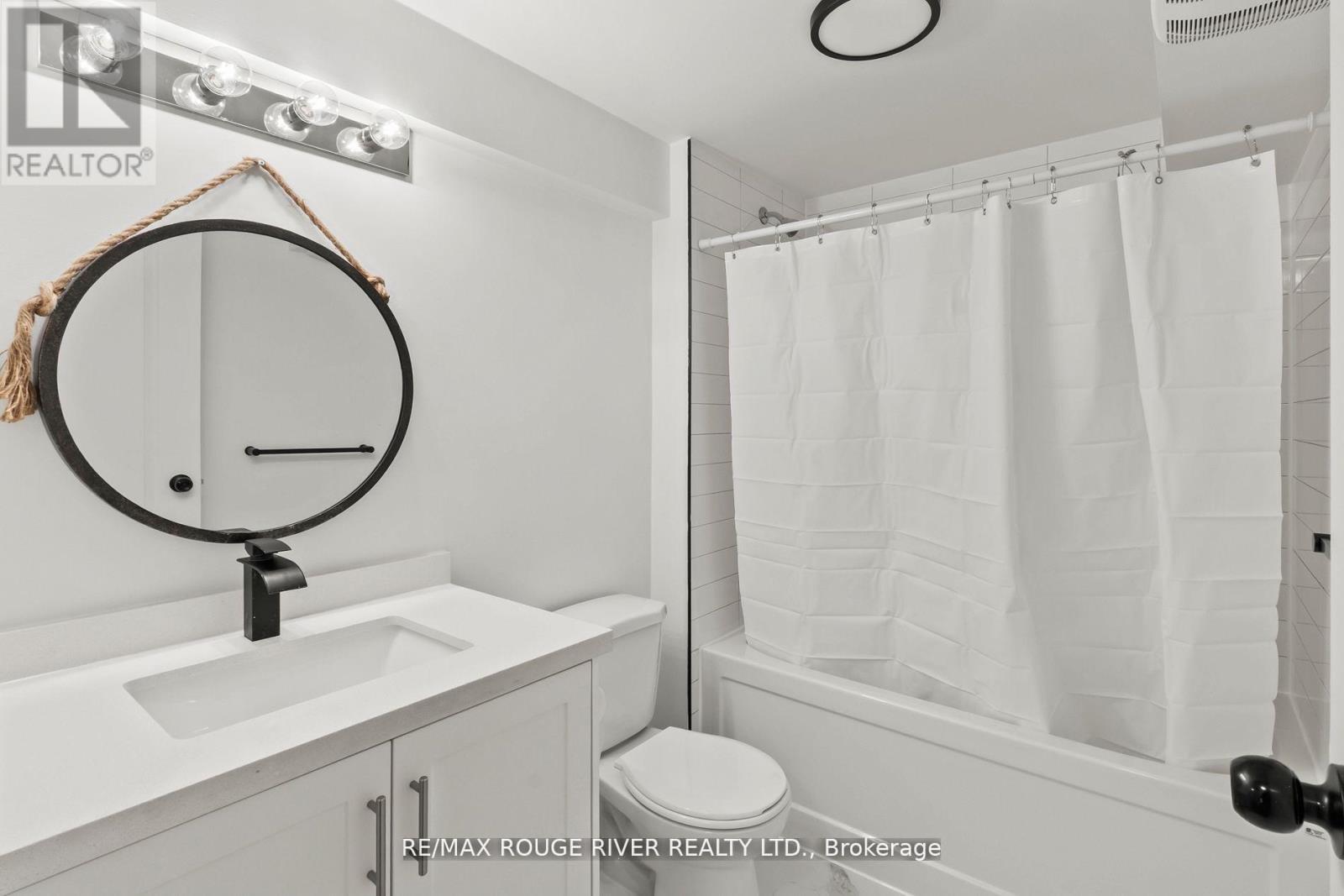 745 Glengrove Street, Oshawa, Ontario  L1J 5C5 - Photo 9 - E12979242