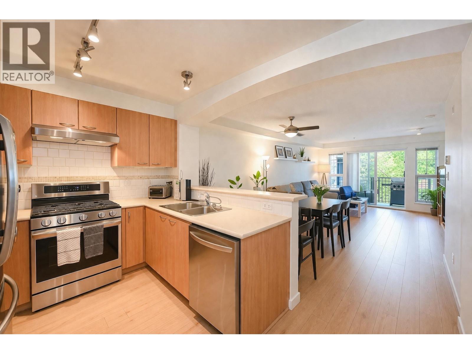 208 2958 Silver Springs Boulevard, Coquitlam, British Columbia  V3E 3R9 - Photo 4 - R3108586