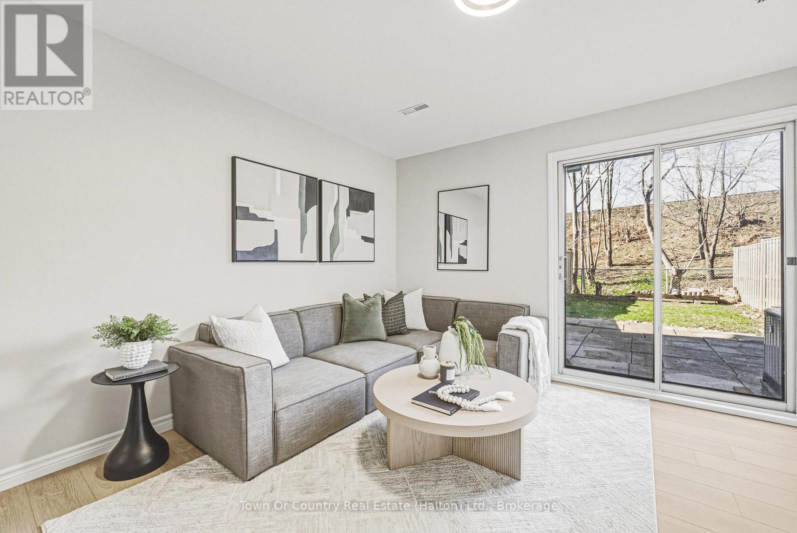 2 - 64 Bronte Street S, Milton, Ontario  L9T 1Y8 - Photo 19 - W12976946