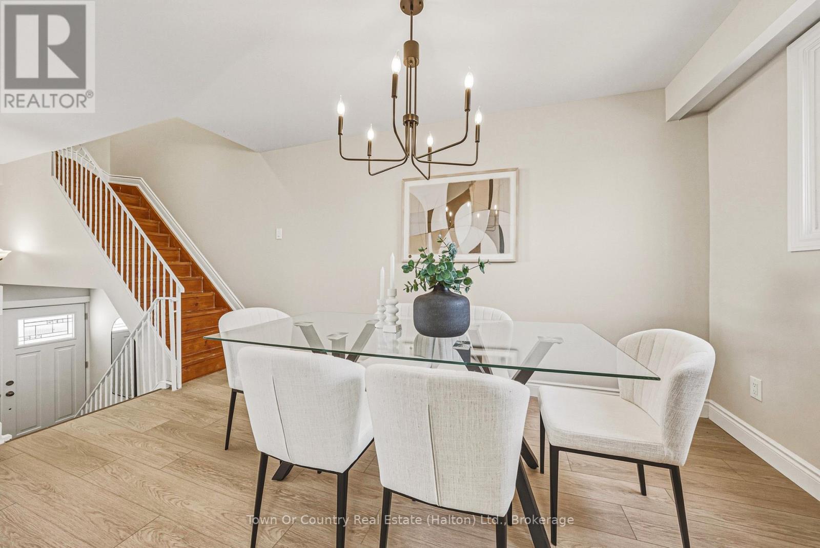 2 - 64 Bronte Street S, Milton, Ontario  L9T 1Y8 - Photo 5 - W12976946