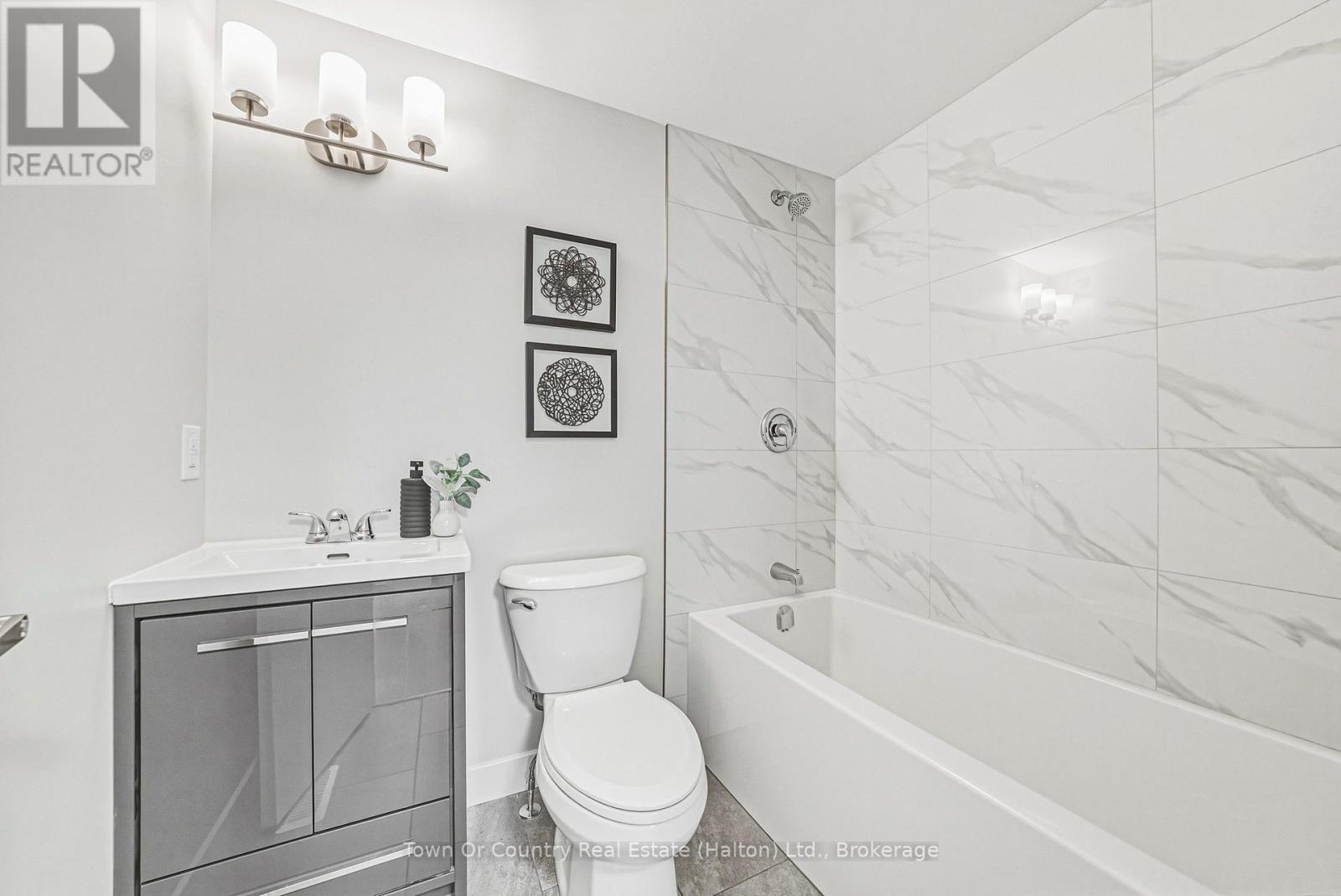 2 - 64 Bronte Street S, Milton, Ontario  L9T 1Y8 - Photo 12 - W12976946